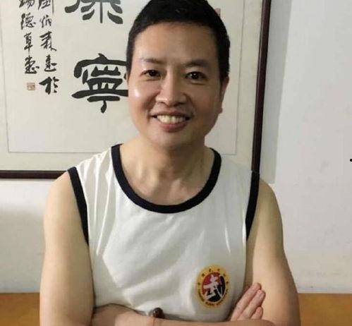 娱乐吃瓜两兄弟,吃瓜兄弟的趣味人生